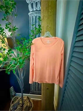 NEW Women’s Long Sleeve Crewneck Active Top in Coral